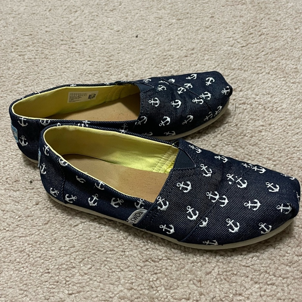 Navy/White Anchor TOMS ⚓️